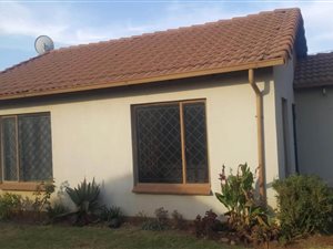 2 Bed House in Clayville