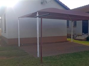 2 Bed House in Clayville