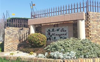 2 Bedroom Simplex in Randpark Ridge