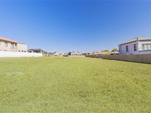 1130 m² Land available in Cedar Creek