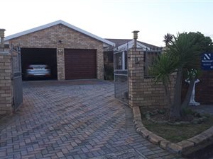 4 Bed House in Malabar
