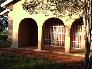 3 Bedroom House in Mooilande