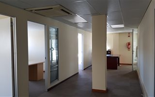 270 m² Commercial space in Sunninghill