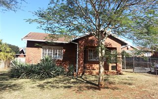 2 Bedroom Simplex in Lincoln Meade