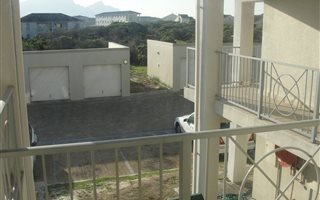 3 Bedroom Apartment in Costa Da Gama