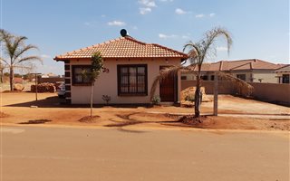 2 Bedroom House in Orchards