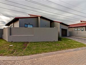 3 Bed Cluster in Cedar Creek
