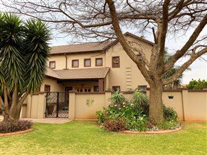 5 Bed House in Midfield Estate