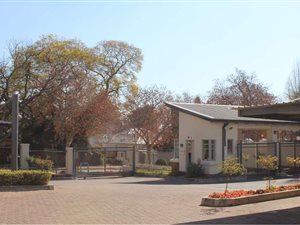 1 Bed Apartment in Parktown North