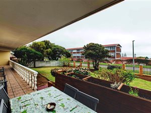 4 Bed House in Mossel Bay Central
