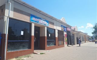 140 m² Commercial space in Kokstad