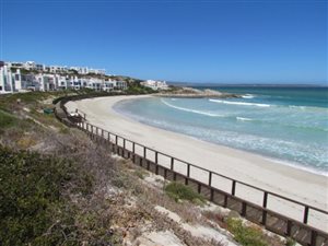 399 m² Land available in Paradise Beach