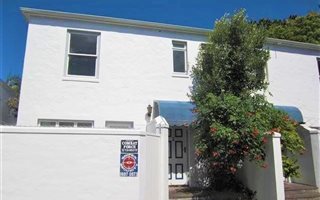 4 Bedroom Townhouse in Wynberg