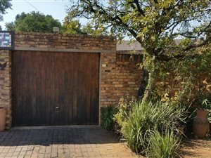 5 Bed House in Parkhill Gardens