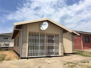 3 Bed House in Lovu