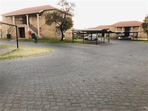 2 Bed Apartment in Ravensklip