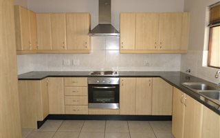 1 Bedroom Apartment in Dainfern Valley