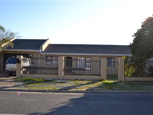 4 Bed House in Goedemoed