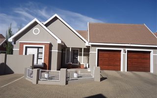 3 Bedroom Townhouse in Shellyvale
