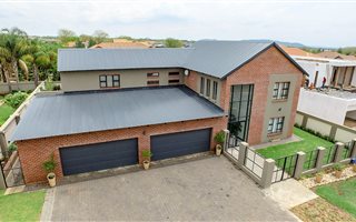 6 Bedroom House in Zambezi Country Estate