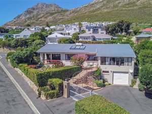 3 Bed House in Simons Town