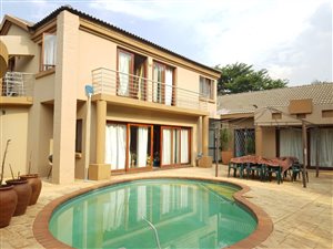 6 Bed House in Clubview