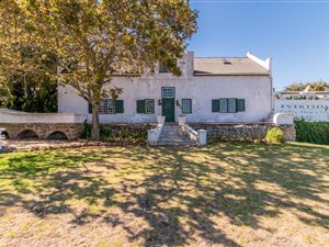 4 Bed House in Everglen
