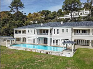 8 Bed House in Bishopscourt