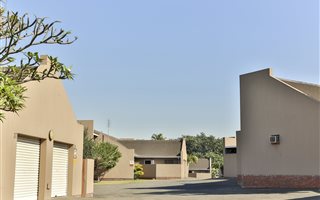 2 Bedroom Apartment in Arboretum
