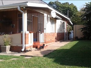 3 Bed House in Egerton