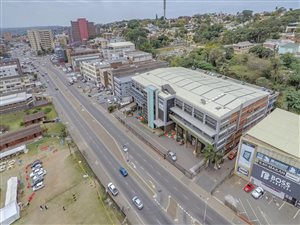 17065 m² Commercial space in Overport