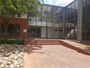 300 m² Office Space in Fourways