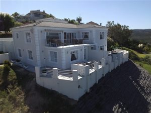 7 Bed House in Heuwelkruin