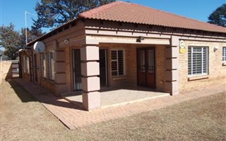 3 Bedroom Townhouse in Comet
