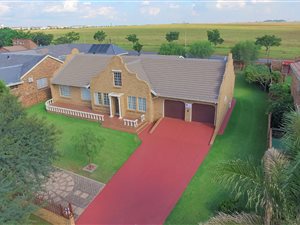 3 Bed House in Aerorand