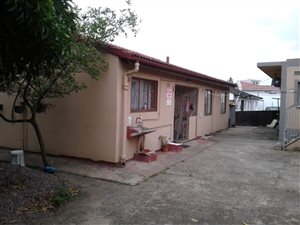 4 Bed House in Stonebridge