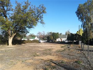 1020 m² Land available in Oudtshoorn
