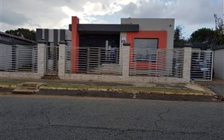 3 Bedroom House in Crosby