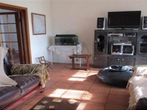 3 Bed Apartment in Springs Central