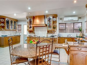 4 Bed House in Bonela
