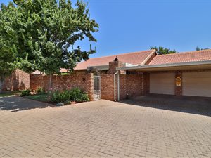 2 Bed Townhouse in Pierre van Ryneveld