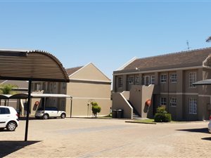 2 Bed Apartment in Erasmuskloof