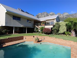 4 Bed House in Camps Bay