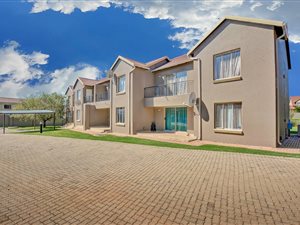 2 Bed Townhouse in Willowbrook