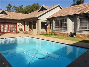 4 Bed Cluster in Ruimsig