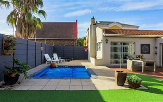 3 Bedroom House in West Beach