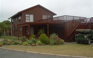 4 Bedroom House in Still Bay West