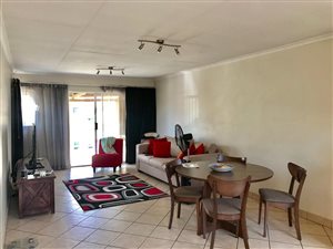 2 Bed Apartment in Leeuwenhof Estate