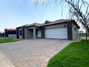 3 Bed House in The Orchards
