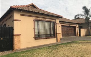 3 Bedroom House in Sunair Park